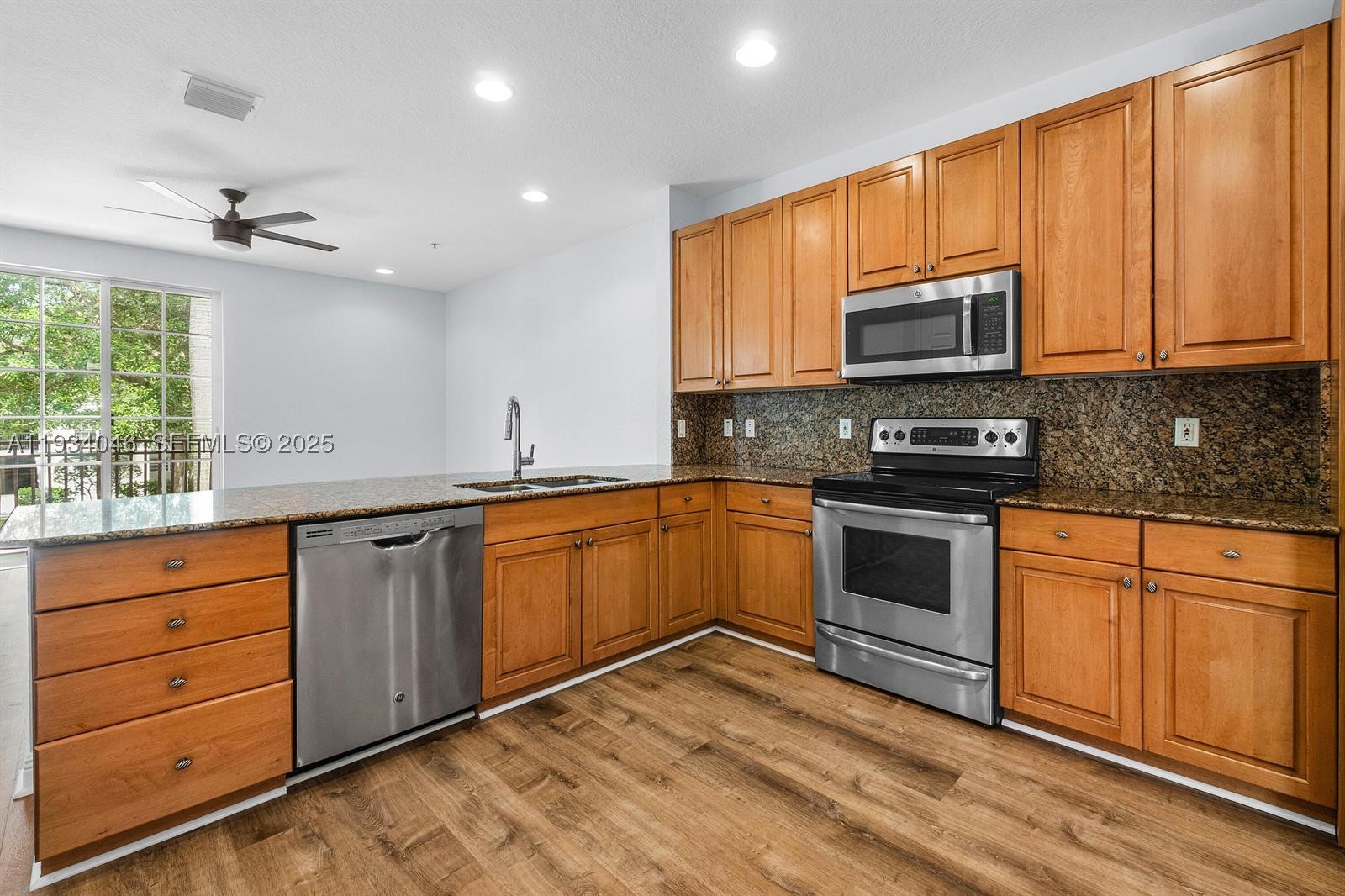 888 University Blvd Property Photo 12