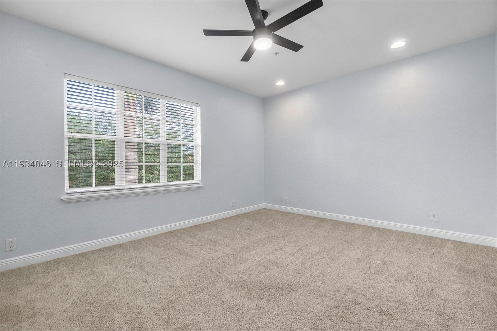 888 University Blvd Property Photo 24