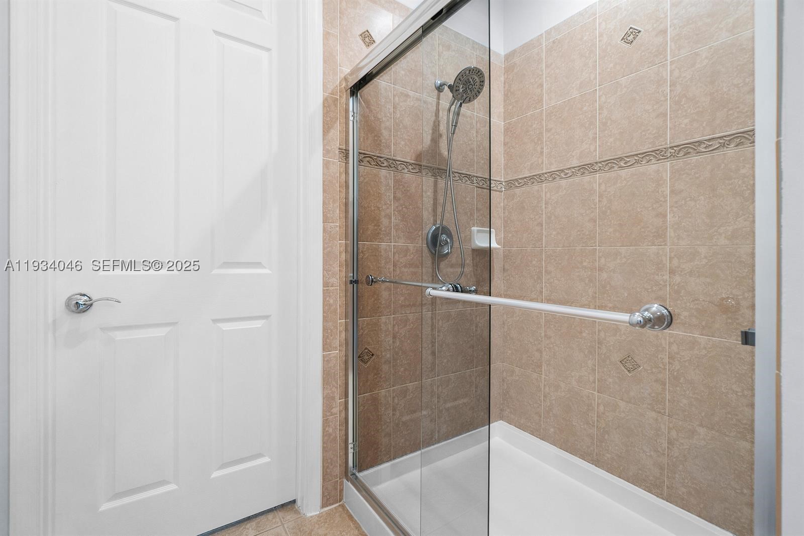 888 University Blvd Property Photo 28