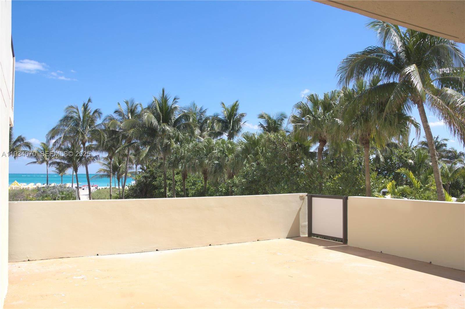 1623 Collins Ave 218 Property Photo 4