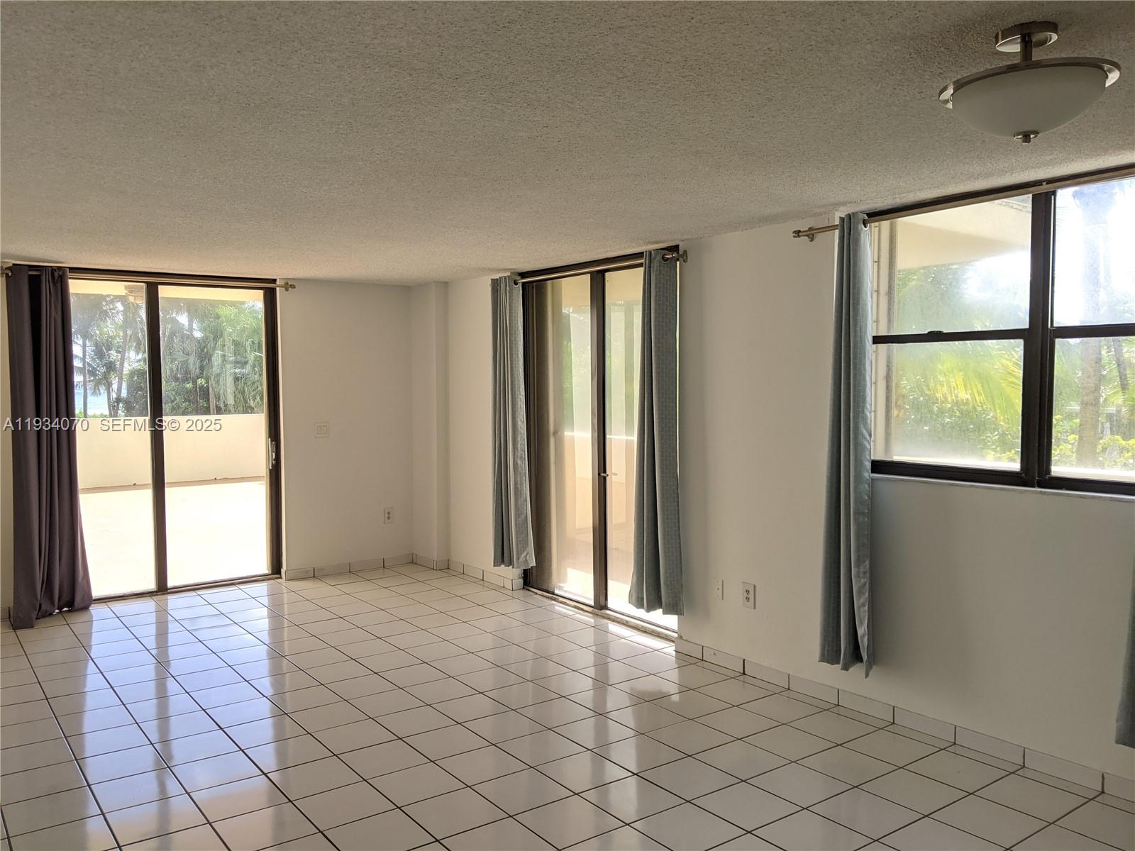 1623 Collins Ave 218 Property Photo 5