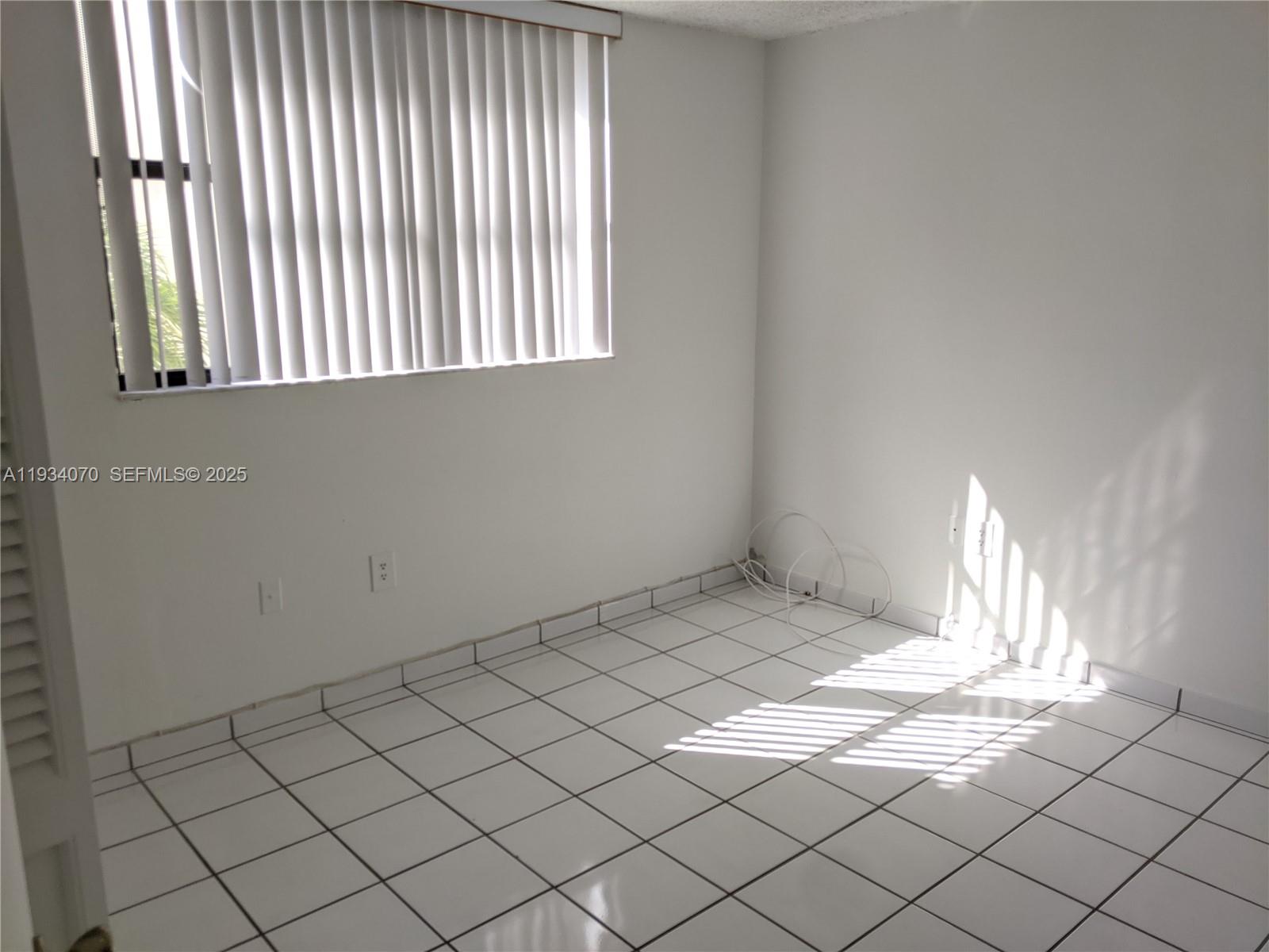 1623 Collins Ave 218 Property Photo 10