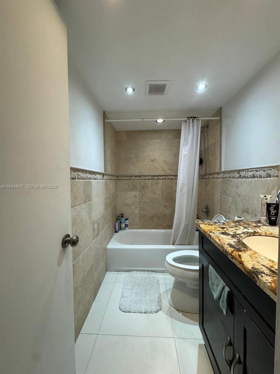 20401 Ne 30th Ave 108-8 Property Photo 15