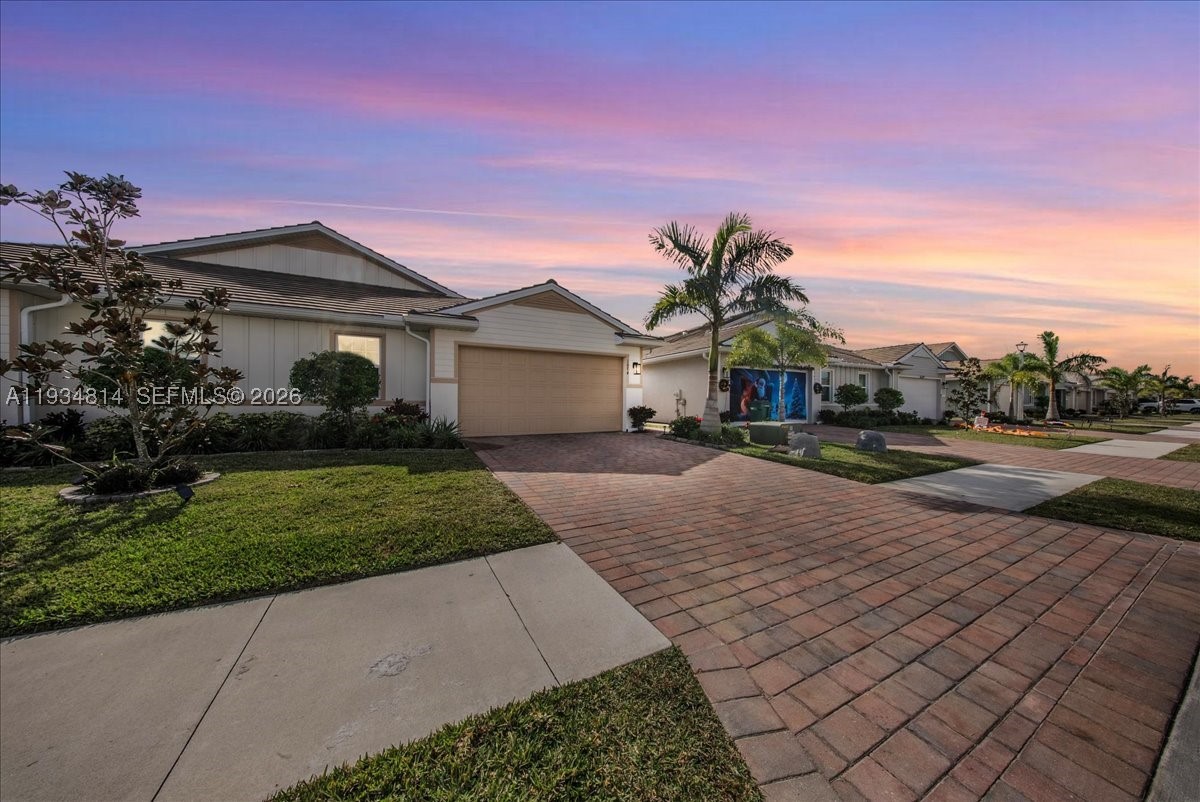 1074 Enbrook Loop Property Photo 1