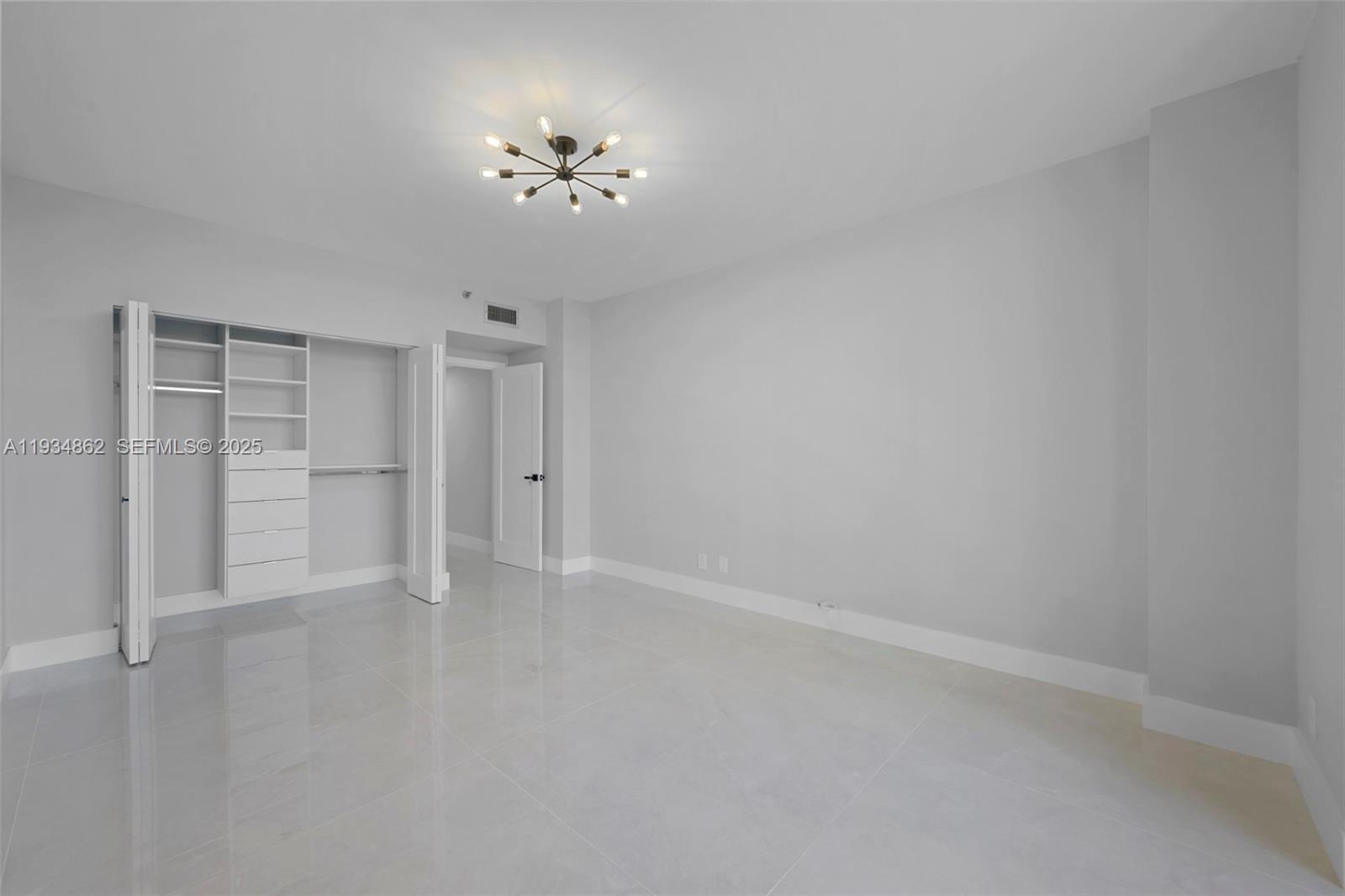 20281 E Country Club Dr 501 Property Photo 15