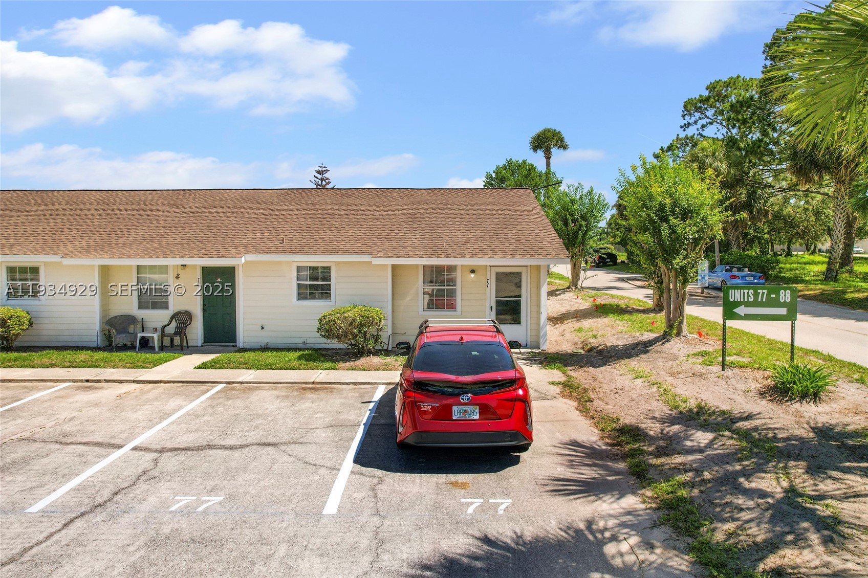 1845 Old Moultrie Property Photo 4