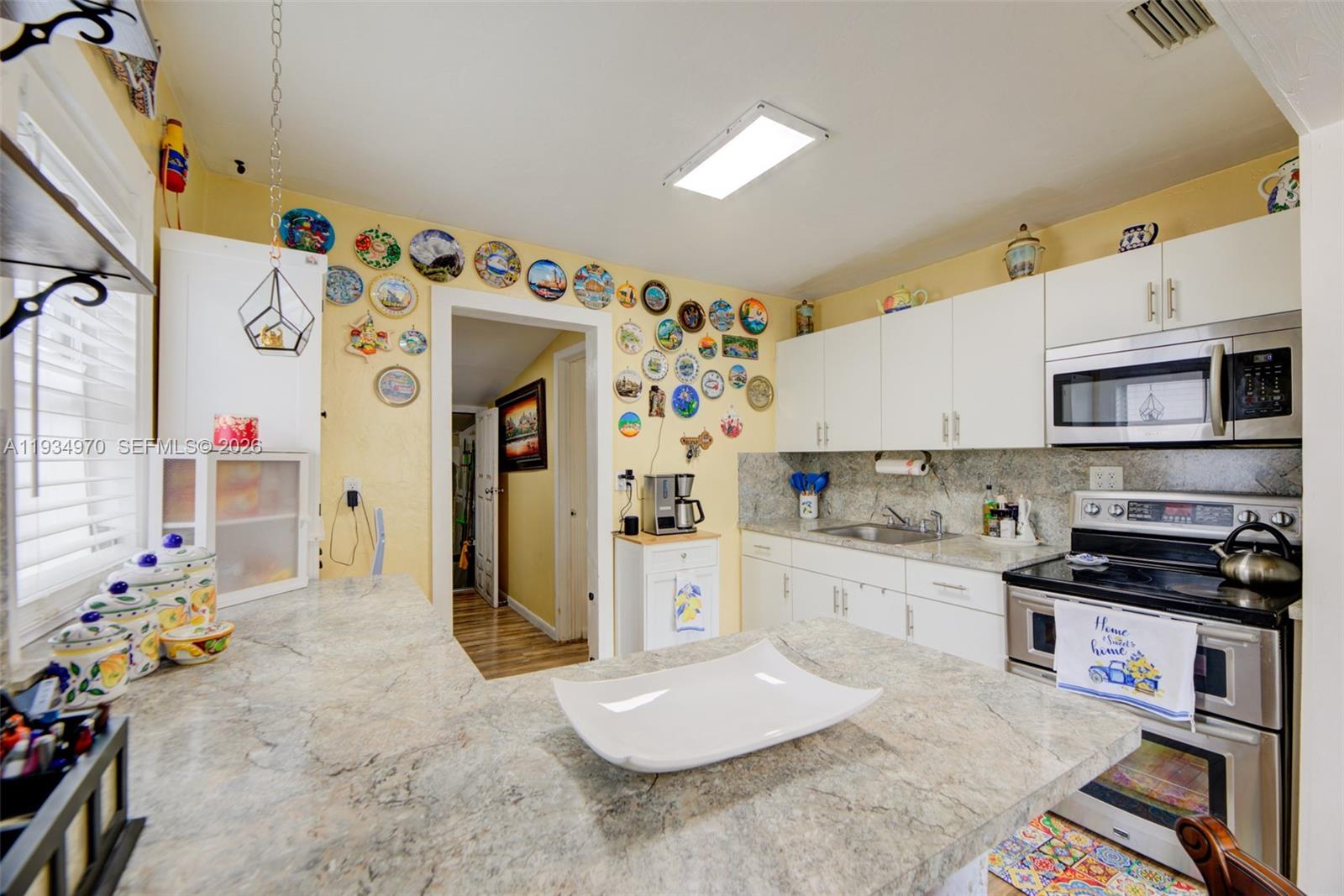 1911 Nw 52nd St Property Photo 10