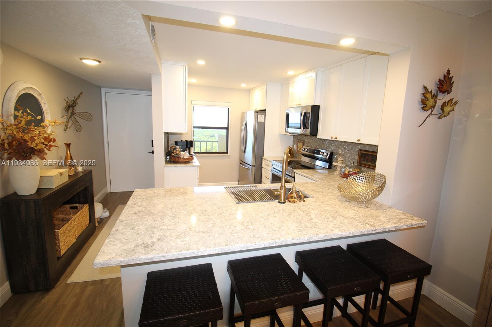 7370 S Ocean Dr 715 Property Photo 3