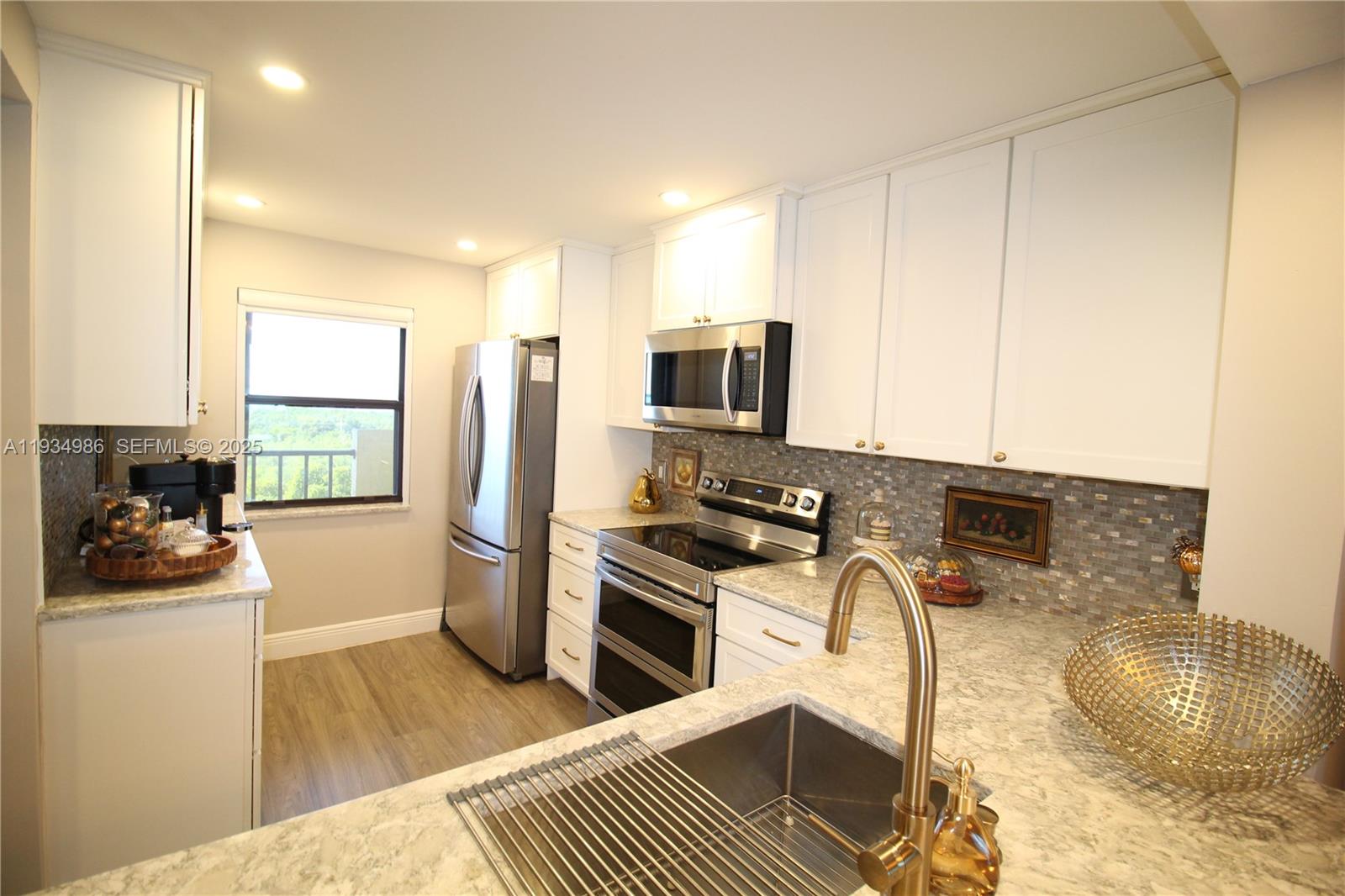 7370 S Ocean Dr 715 Property Photo 4