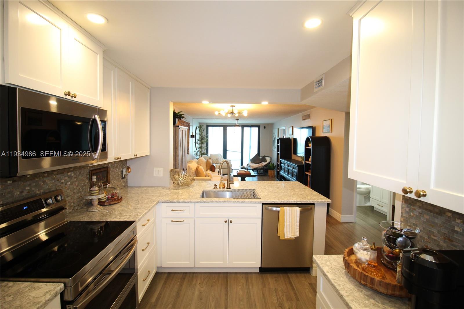 7370 S Ocean Dr 715 Property Photo 6