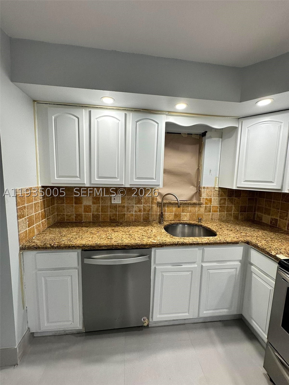 9440 Sw 8th St 402 Property Photo 7