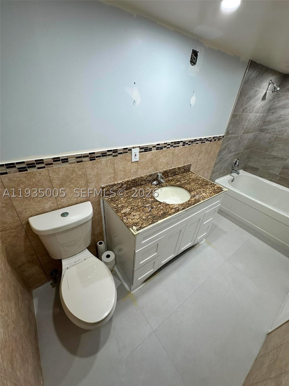 9440 Sw 8th St 402 Property Photo 16