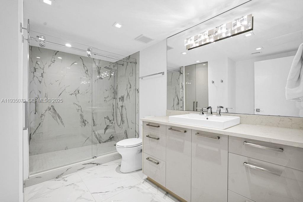10155 Collins Ave 1106 Property Photo 20