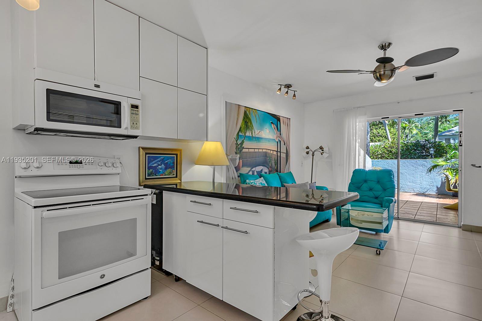 798 Crandon Blvd 16-c Property Photo 3