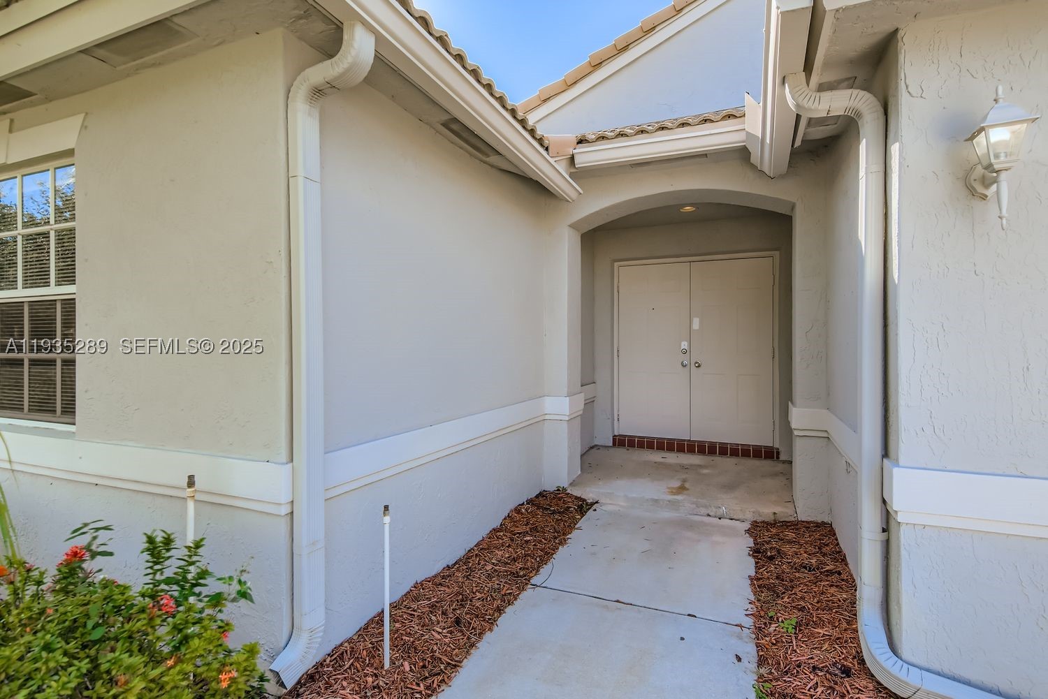 14242 Nw 18th Pl Property Photo 5