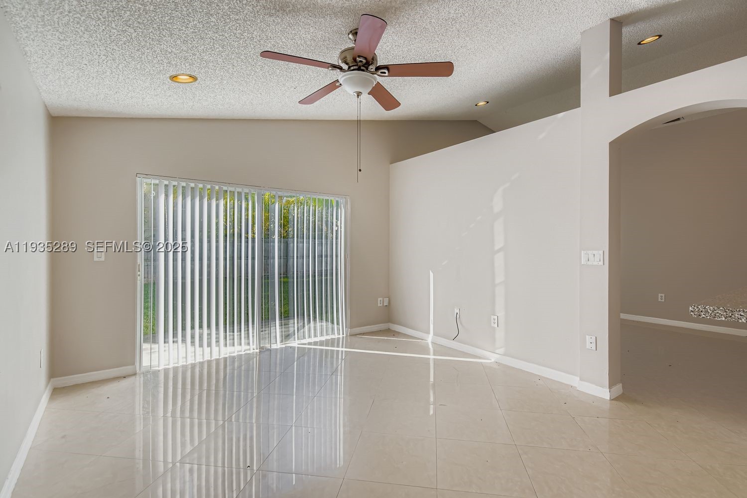 14242 Nw 18th Pl Property Photo 6
