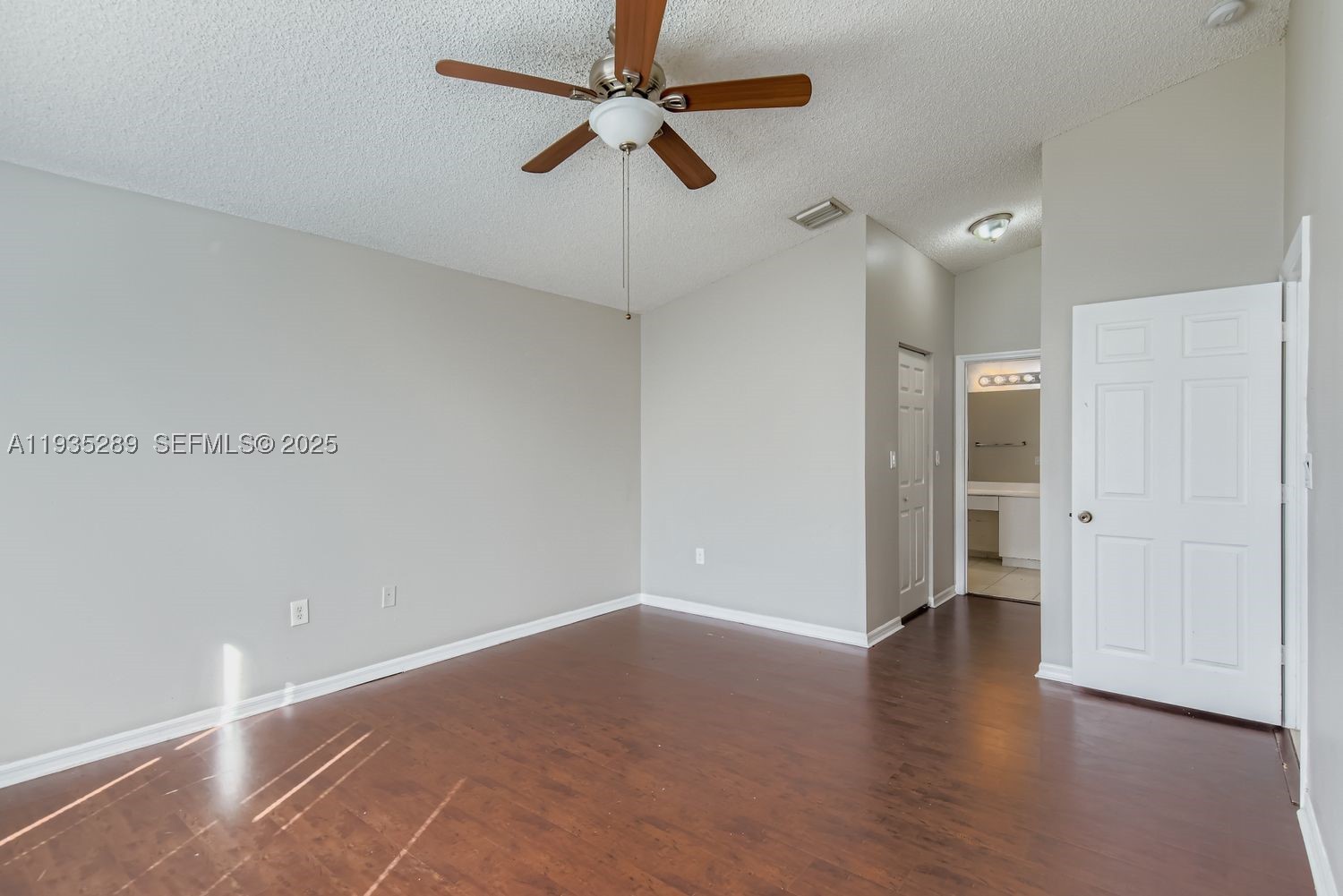 14242 Nw 18th Pl Property Photo 16