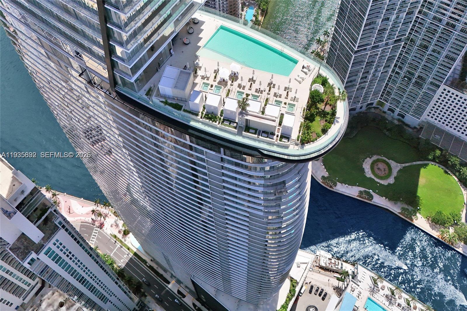 300 Biscayne Blvd Way 3704C Property Photo 1