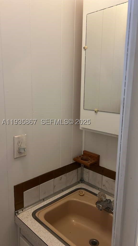 1911 Sw 87th Ave Property Photo 11