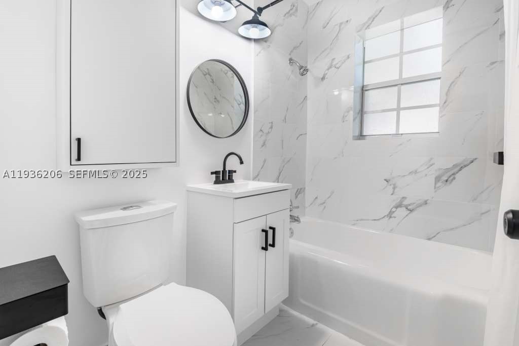 1220 N Andrews Ave Property Photo 16