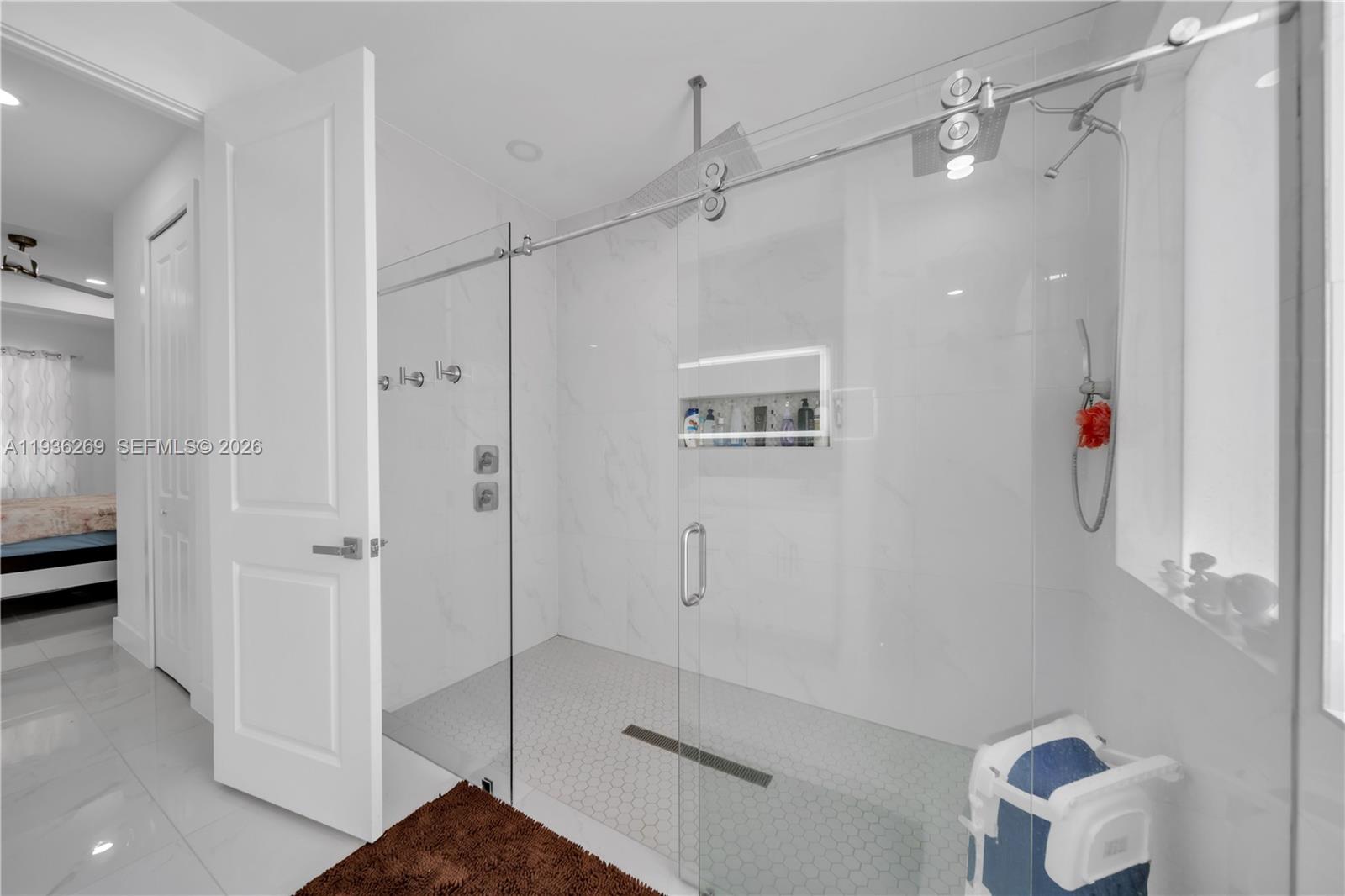 1112 Clark Ave Property Photo 13