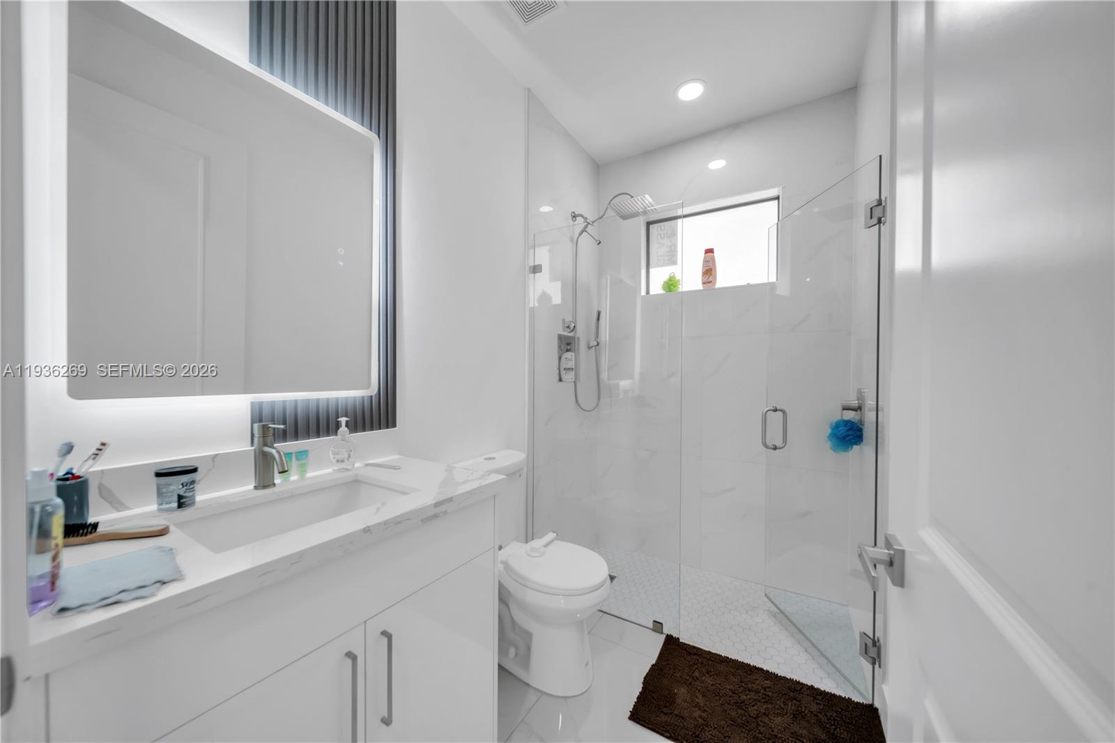 1112 Clark Ave Property Photo 14