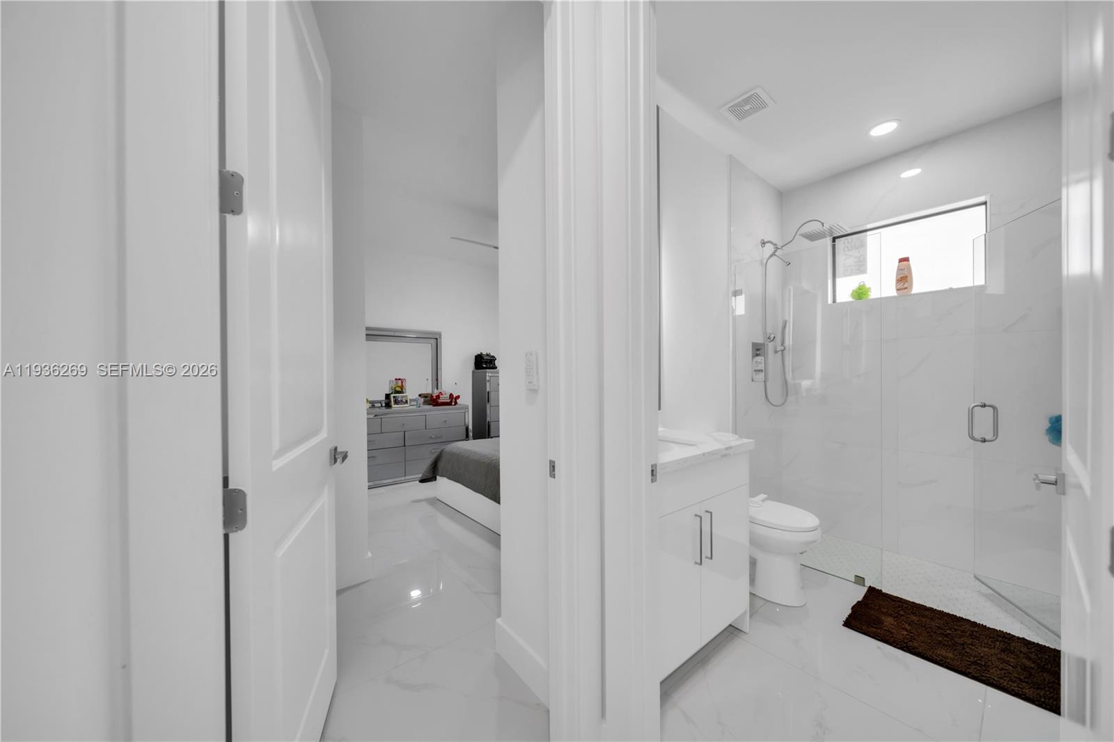1112 Clark Ave Property Photo 15