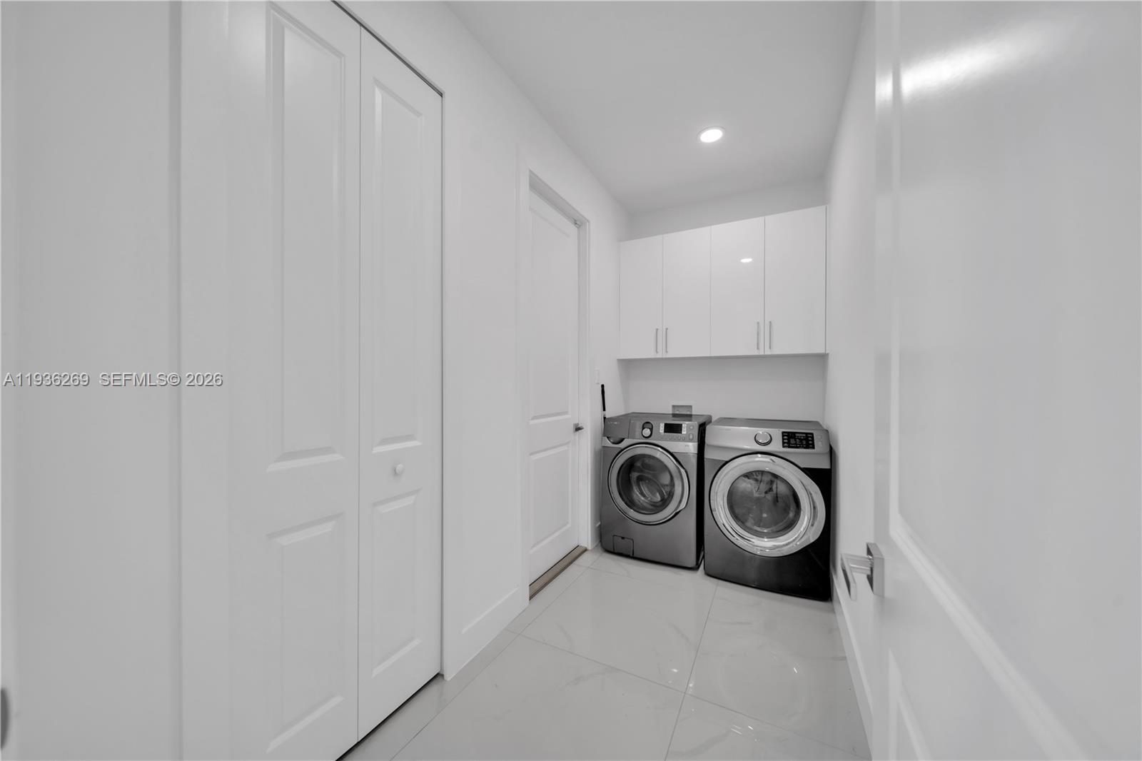 1112 Clark Ave Property Photo 22