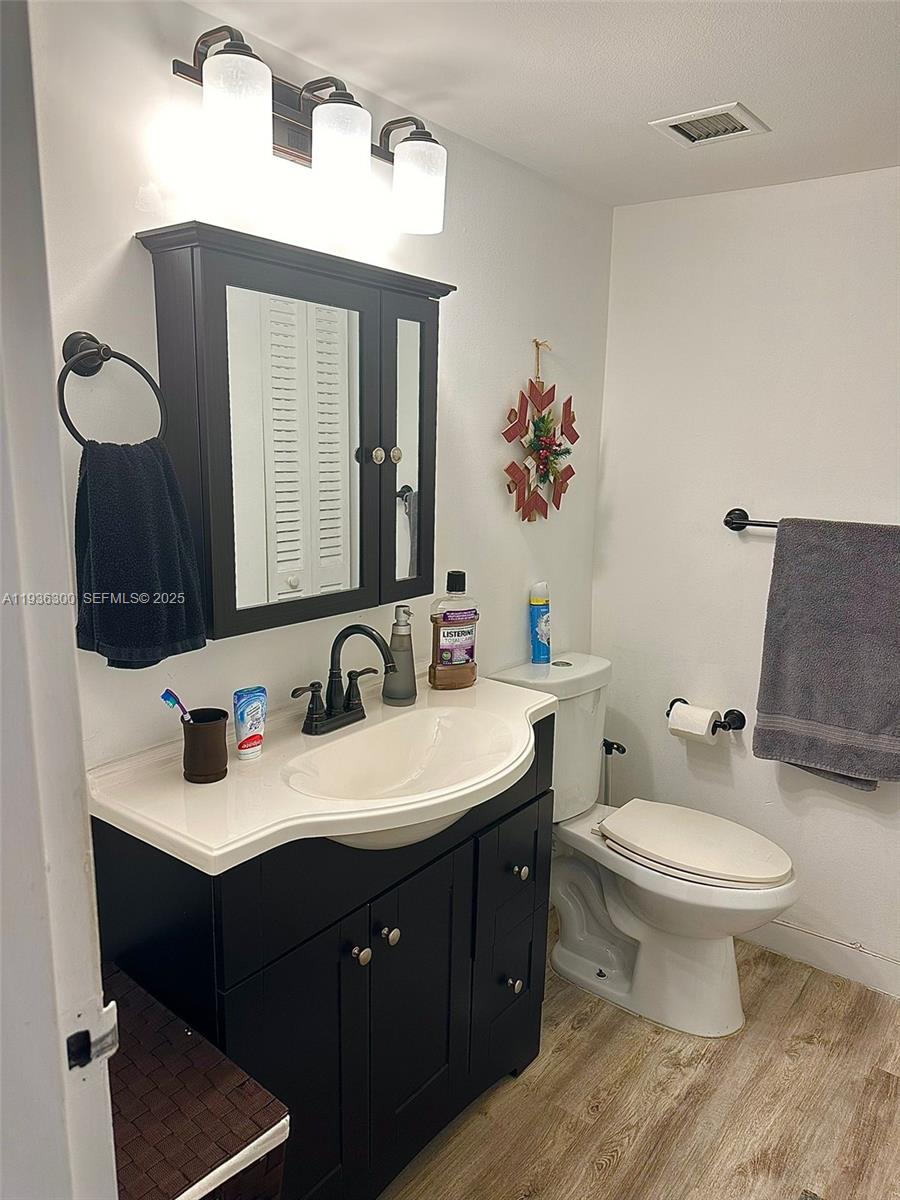 13499 Biscayne Blvd 1013 Property Photo 10