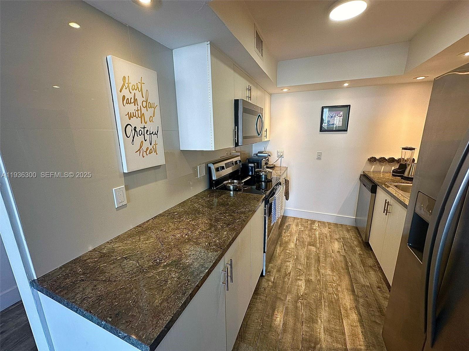13499 Biscayne Blvd 1013 Property Photo 14