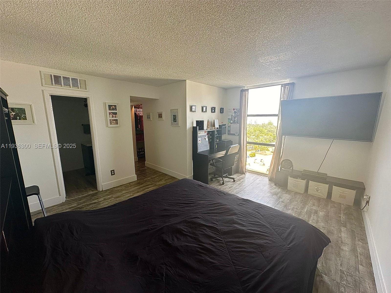 13499 Biscayne Blvd 1013 Property Photo 17