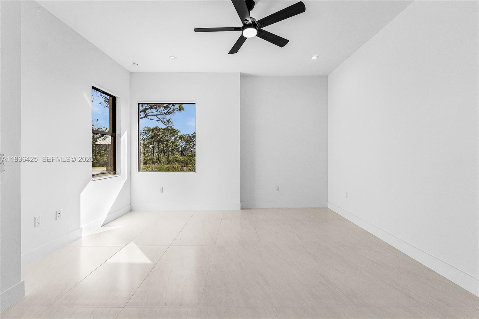 A11936425 Property Photo 23