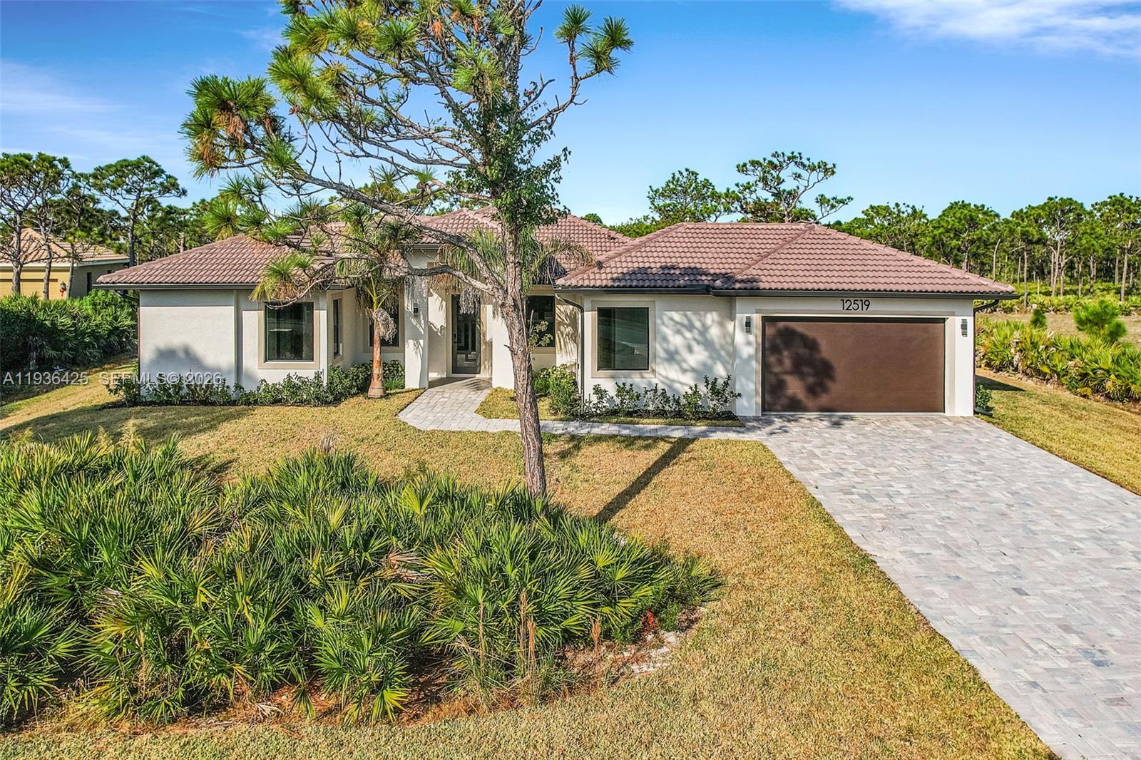 A11936425 Property Photo 28