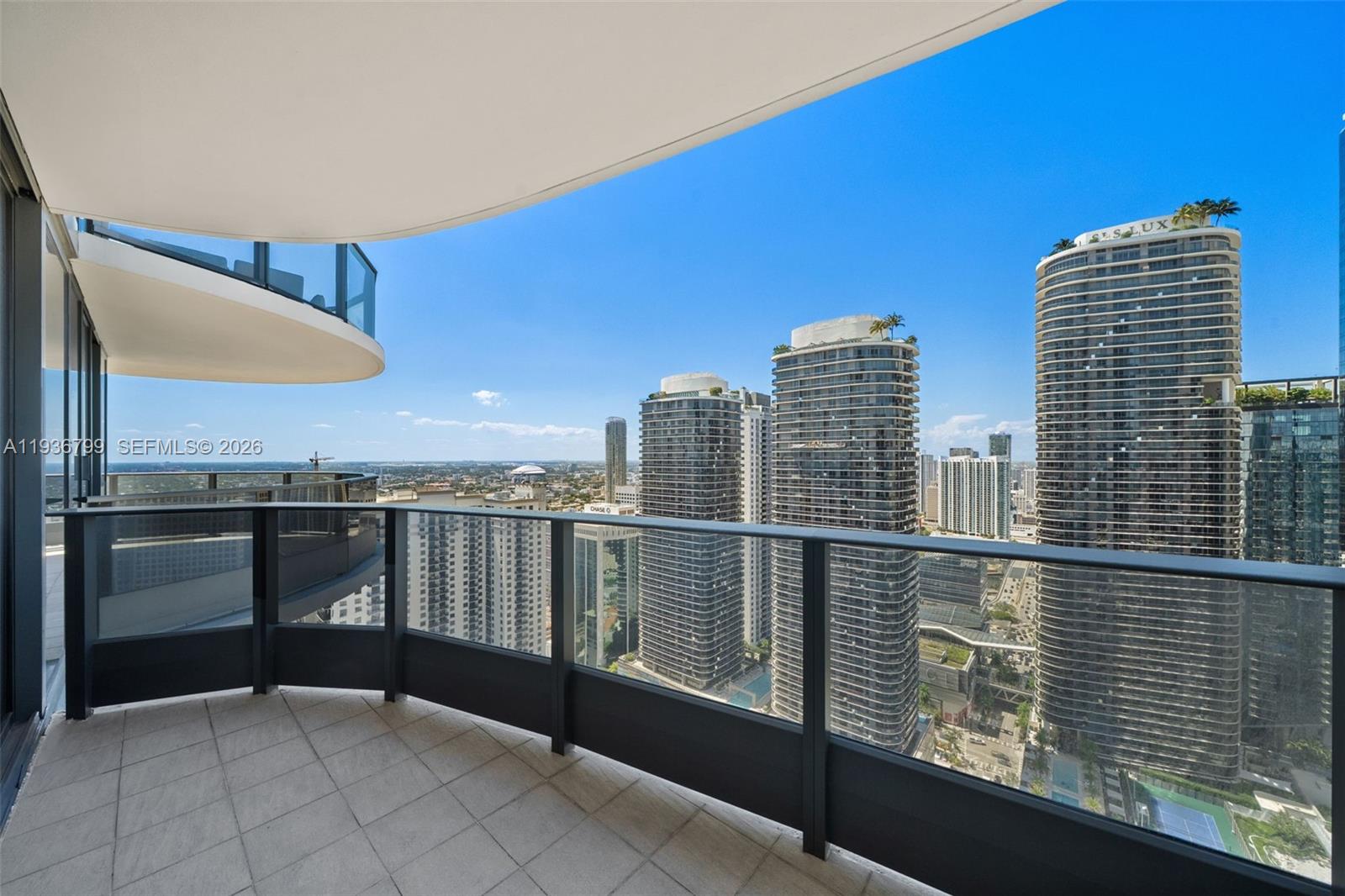 1000 Brickell Plz 4212 Property Photo 10