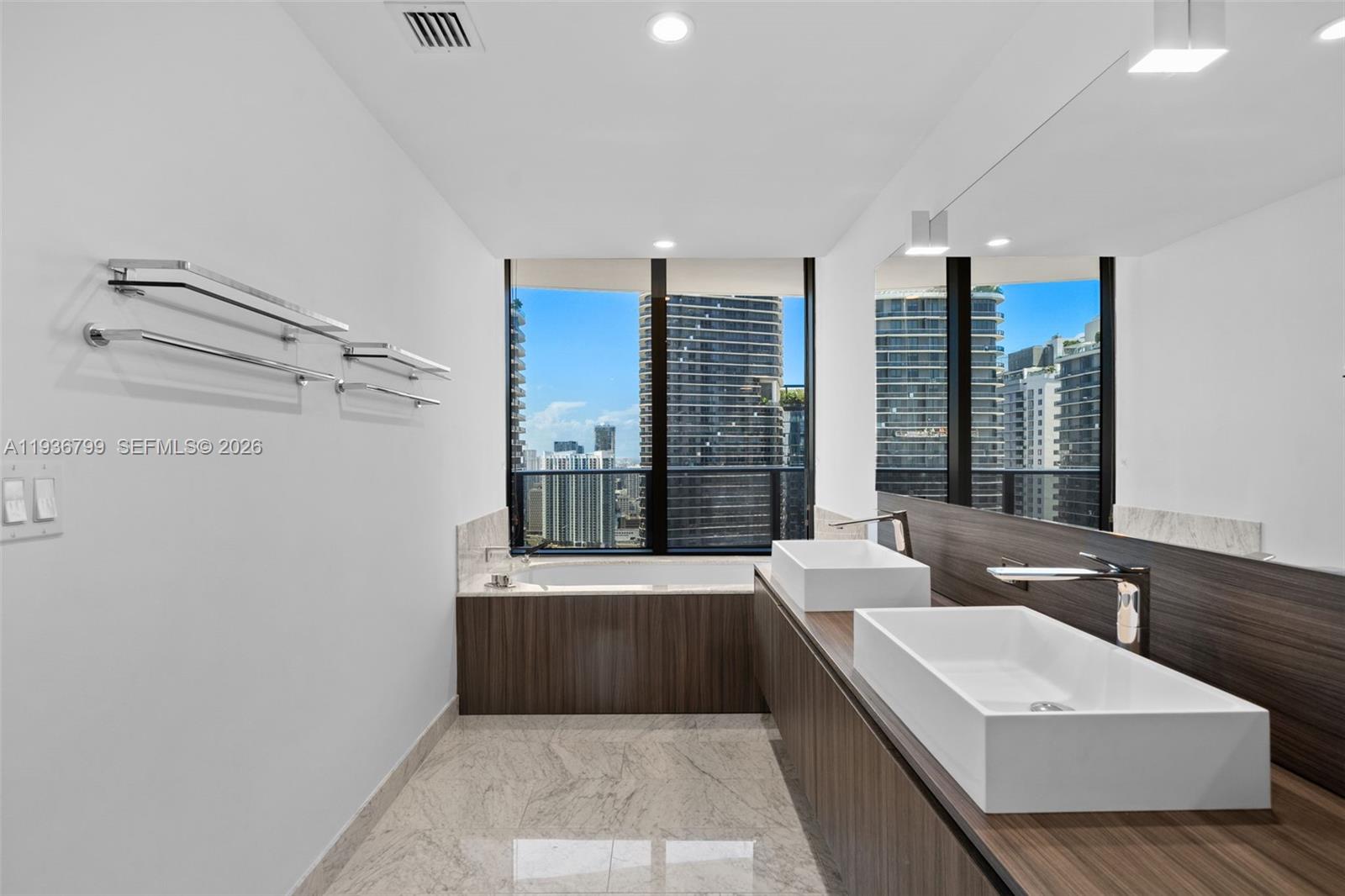 1000 Brickell Plz 4212 Property Photo 11
