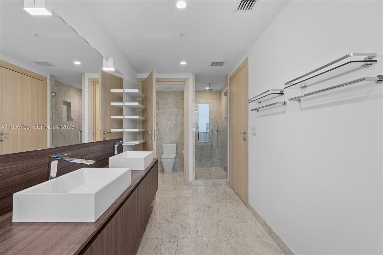 1000 Brickell Plz 4212 Property Photo 12