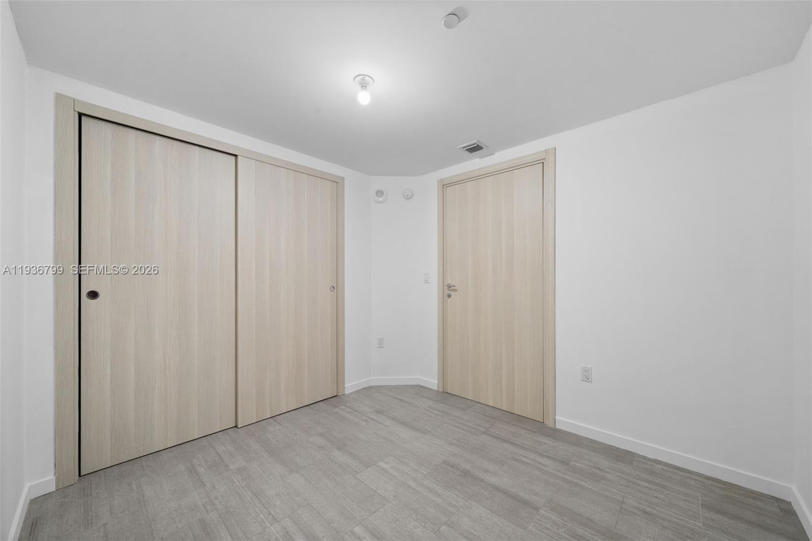 1000 Brickell Plz 4212 Property Photo 16