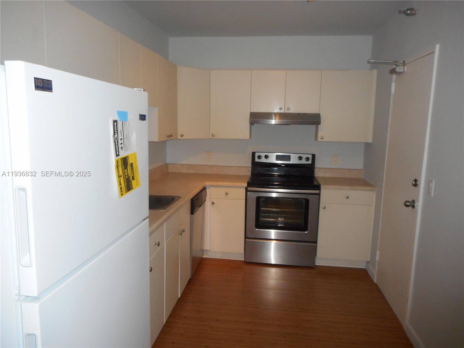 10185 Collins Ave 1204 Property Photo 8