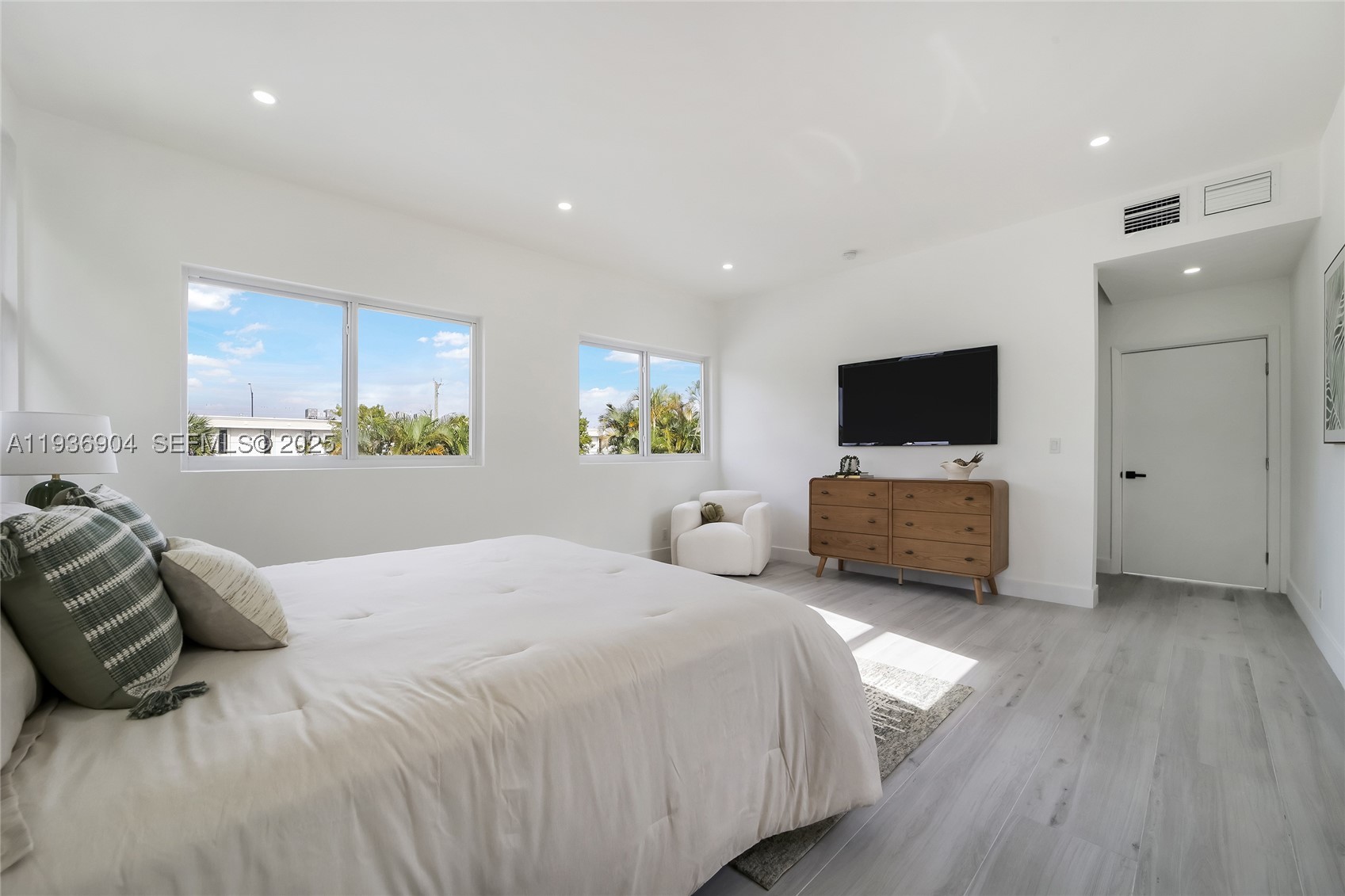 3056 Ne 14th Ave Property Photo 31