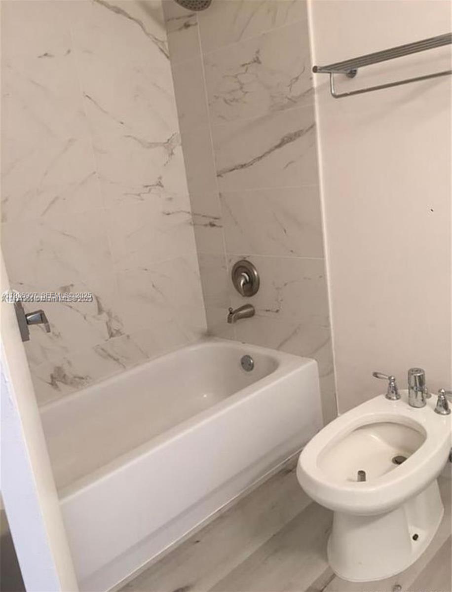 1824 Brickell Ave 2b Property Photo 5
