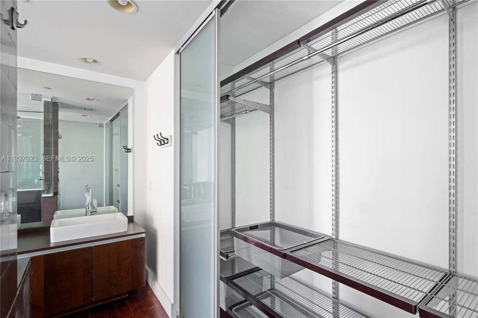 1040 Biscayne Blvd 4108 Property Photo 3
