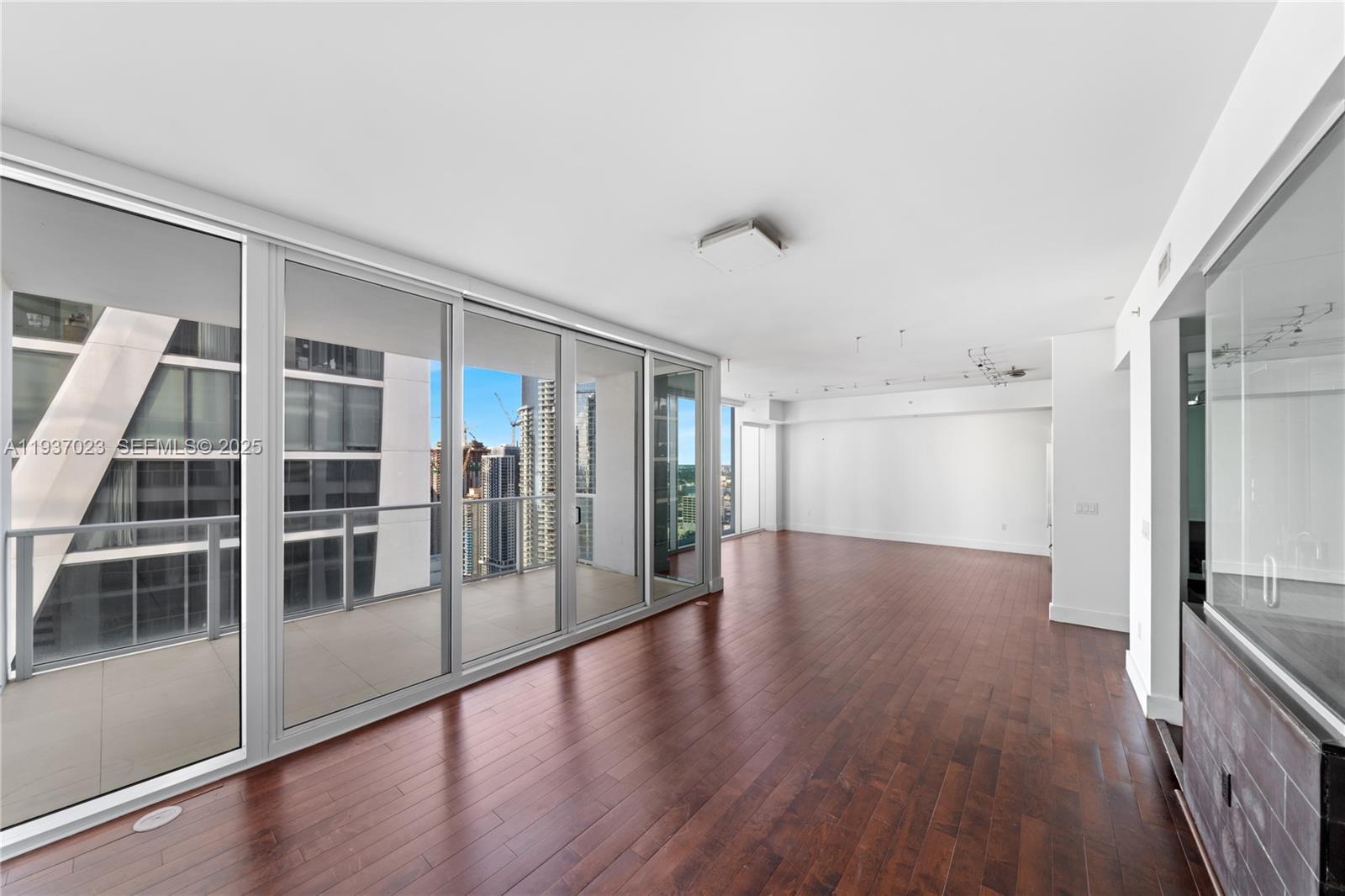 1040 Biscayne Blvd 4108 Property Photo 7