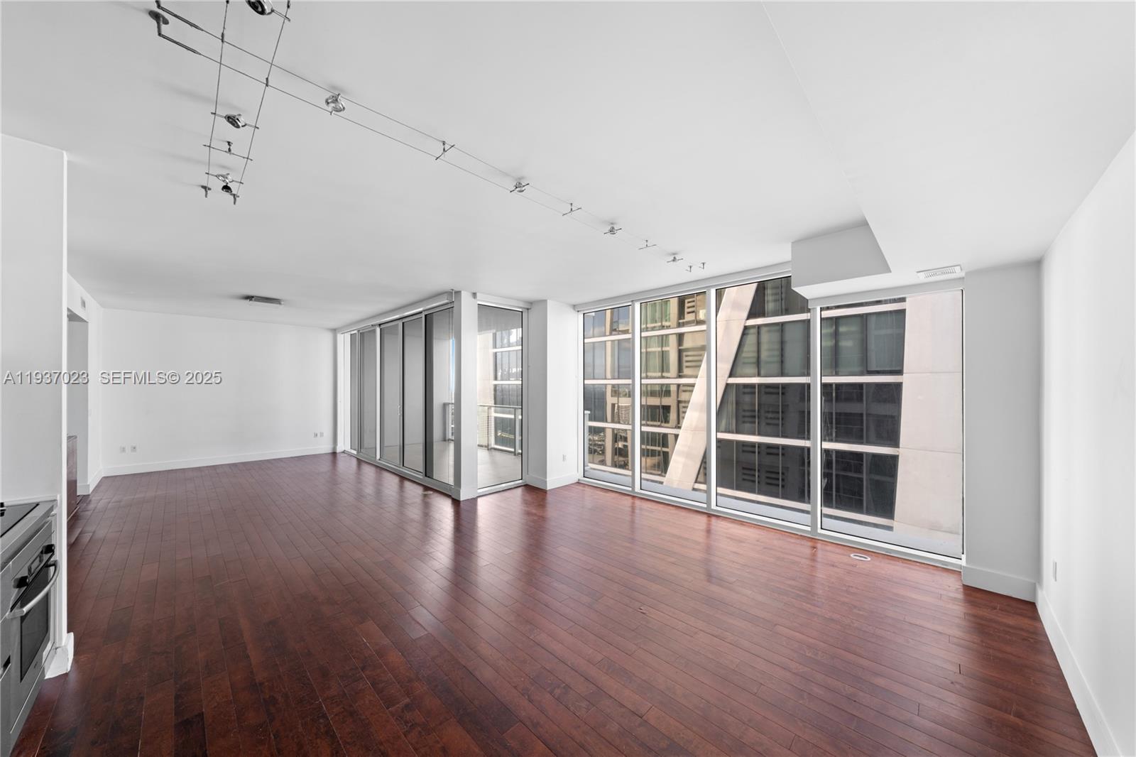 1040 Biscayne Blvd 4108 Property Photo 11