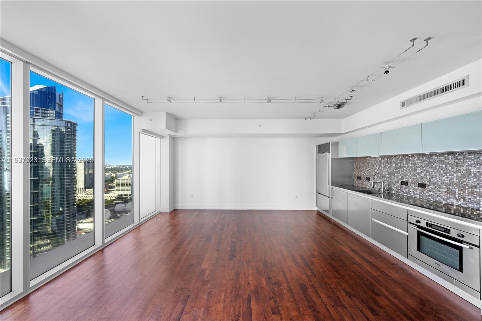 1040 Biscayne Blvd 4108 Property Photo 12