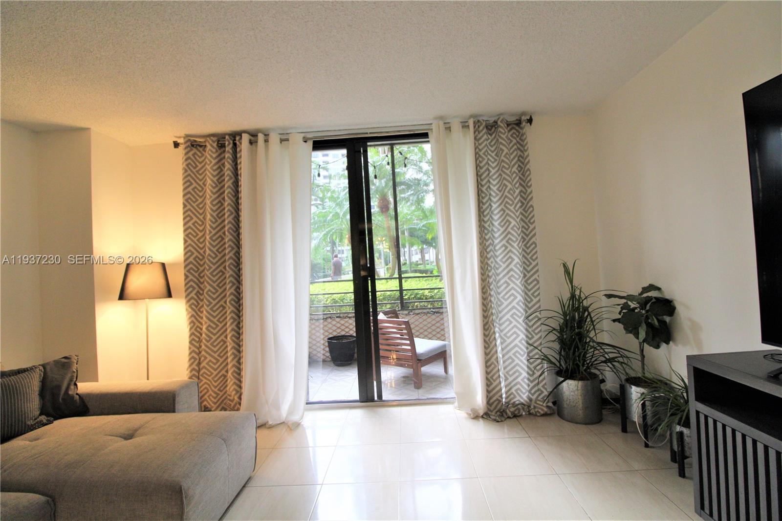 2500 Parkview Dr 315 Property Photo 2