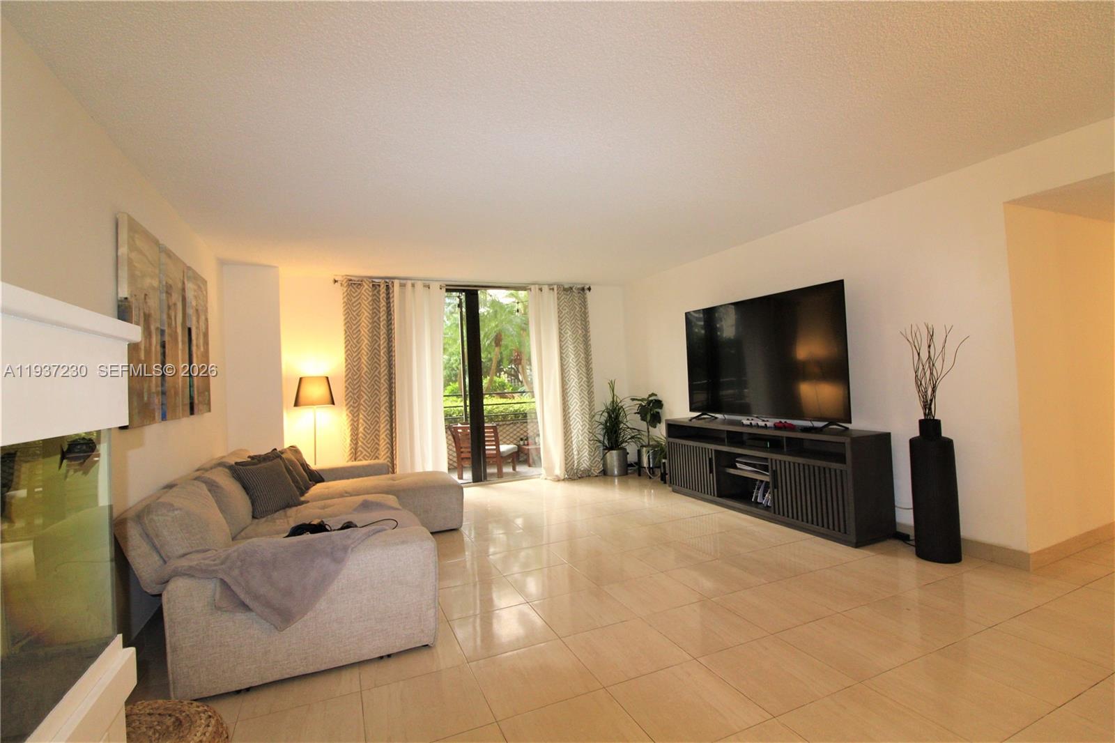 2500 Parkview Dr 315 Property Photo 3