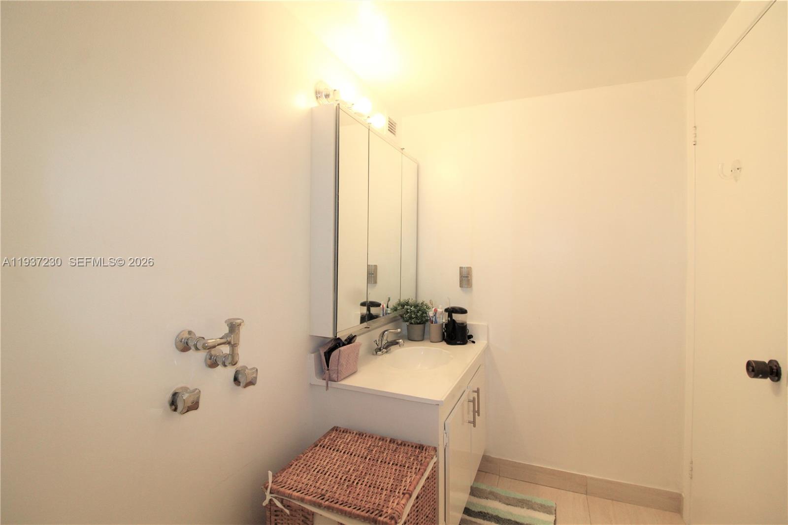 2500 Parkview Dr 315 Property Photo 17