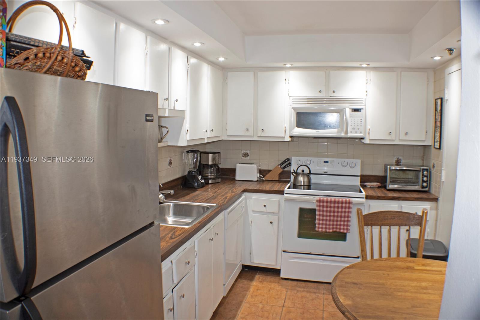 9511 Collins Ave 1108 Property Photo 4