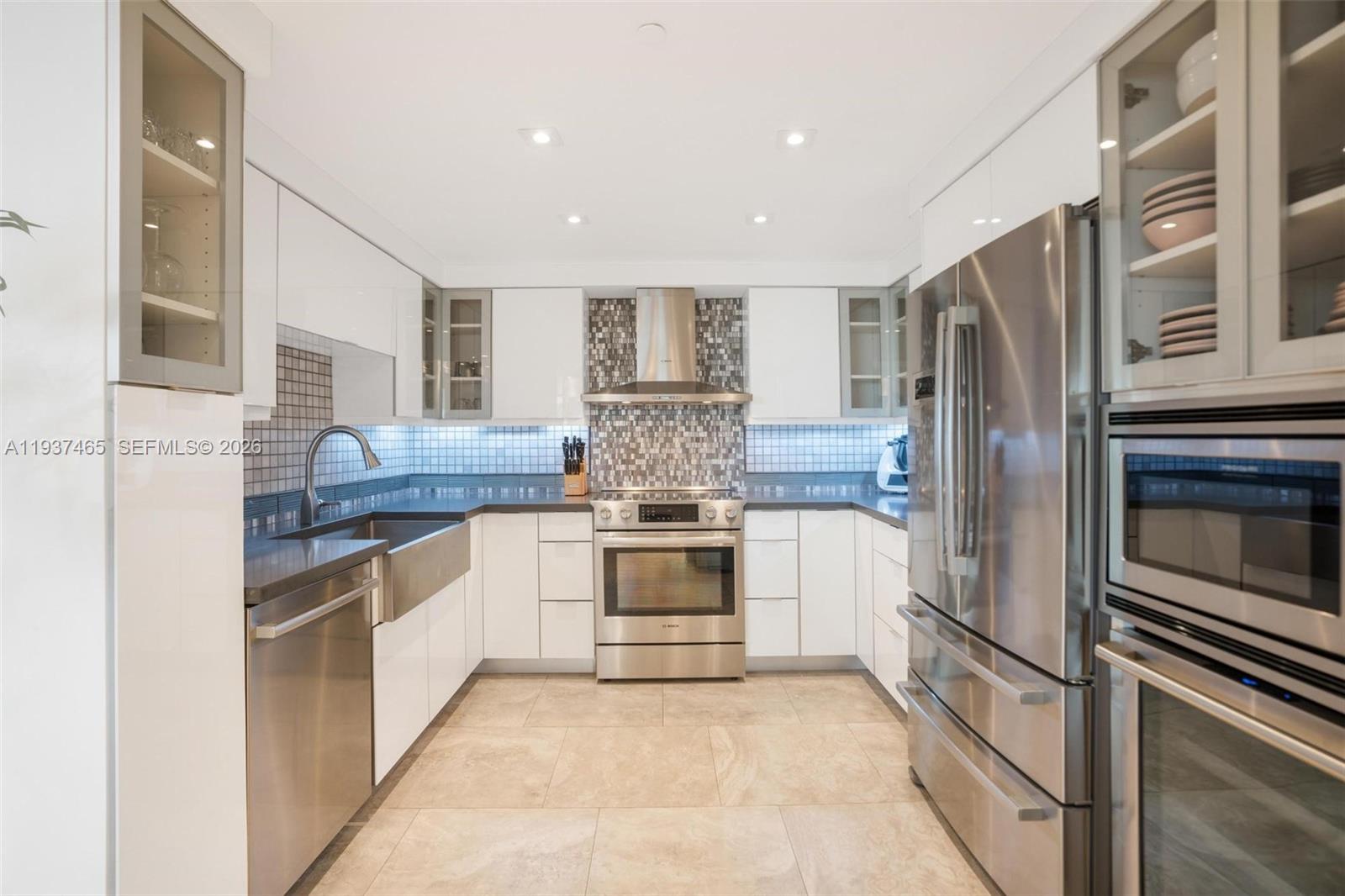 5225 Collins Ave 1221 Property Photo 14
