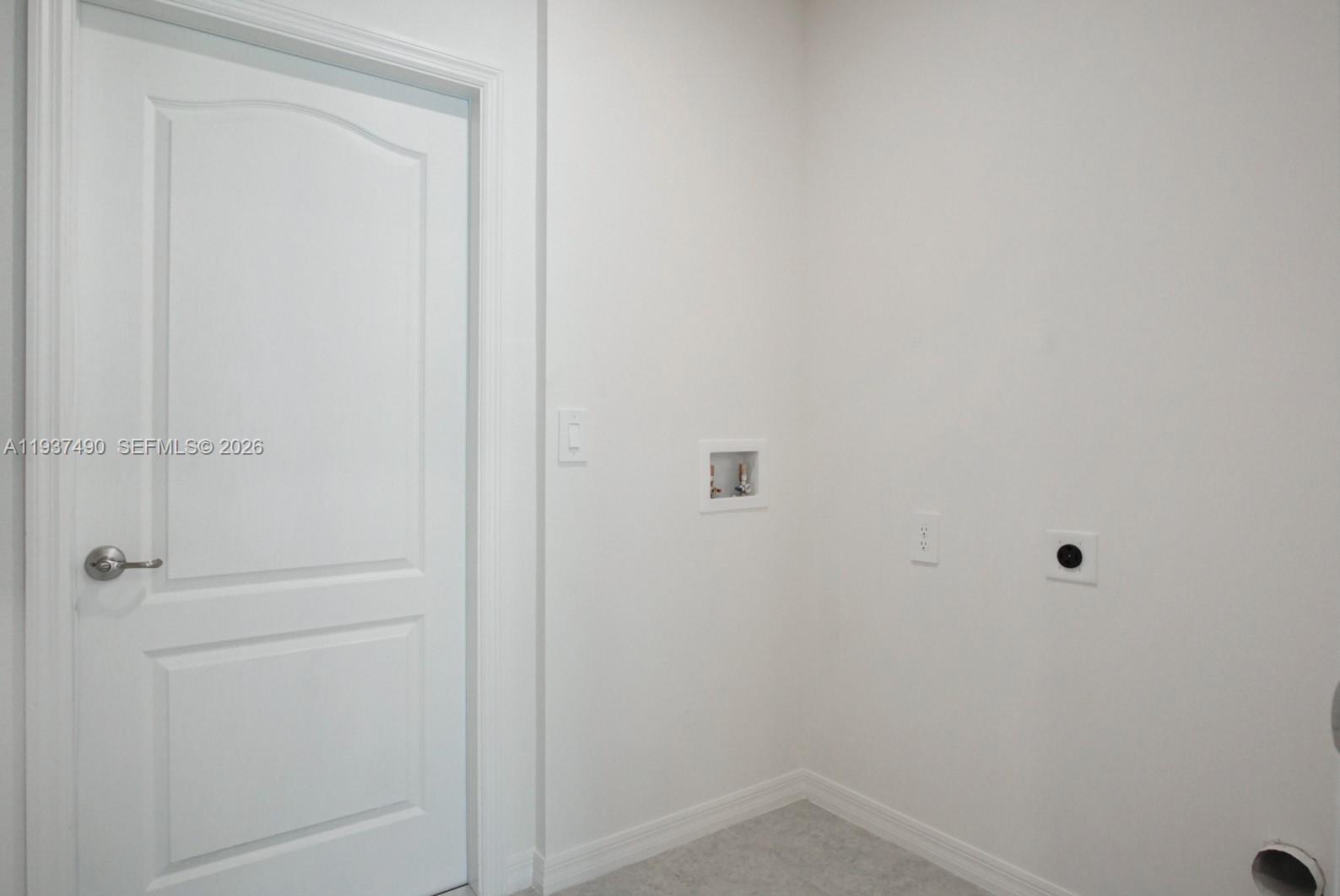 811 Se Seahouse Dr Property Photo 7
